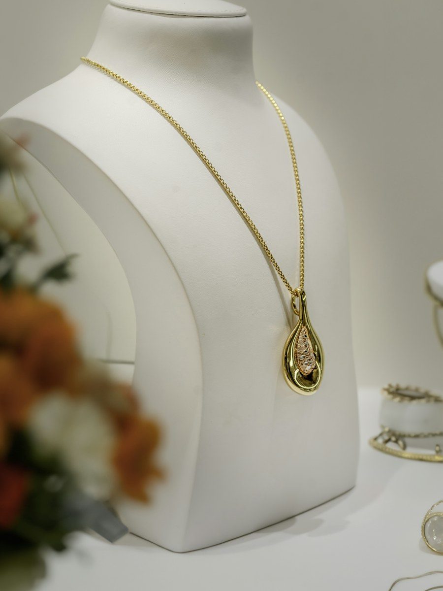 Colar Gota Dourado